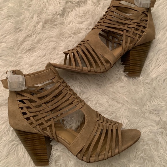 Beautiful taupe caged heeled sandal only S 10 left - Picture 8 of 15